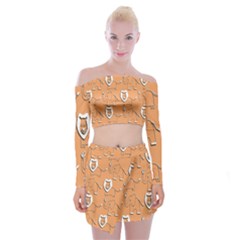 Lion Pattern Wallpaper Vector Off Shoulder Top With Skirt Set by Nexatart